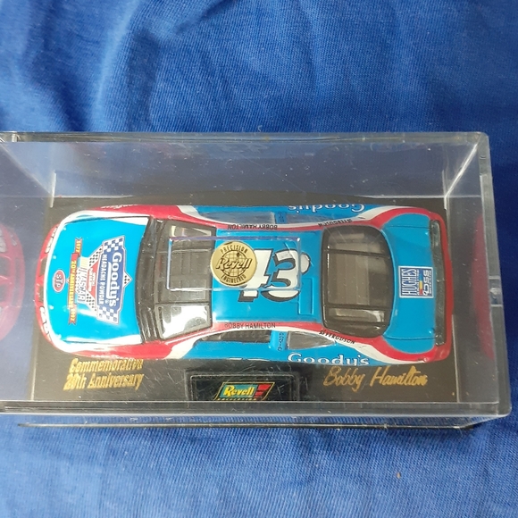 Nascar 1997 Revell Bobby Hamilton #43 STP Goody's Headache $12.50 🇨🇦 Shipping - Picture 7 of 16